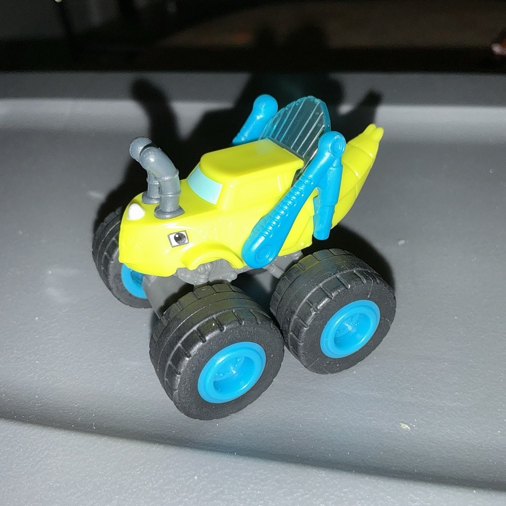 Nickelodeon Blaze And The Monster Machine Grasshopper Zeg Mini Truck